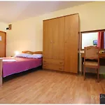 Primosten Apartments *