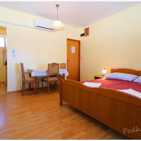 Primosten Apartments *