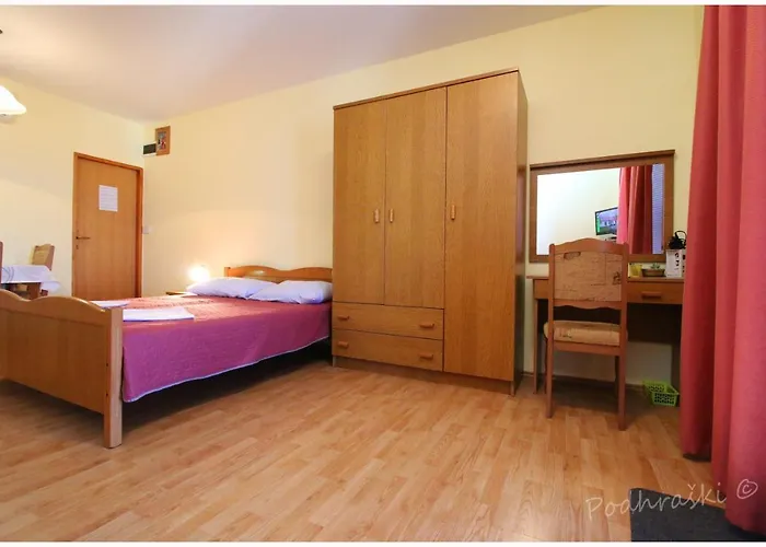 Primosten Apartments *