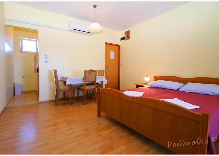 Primosten Apartments *